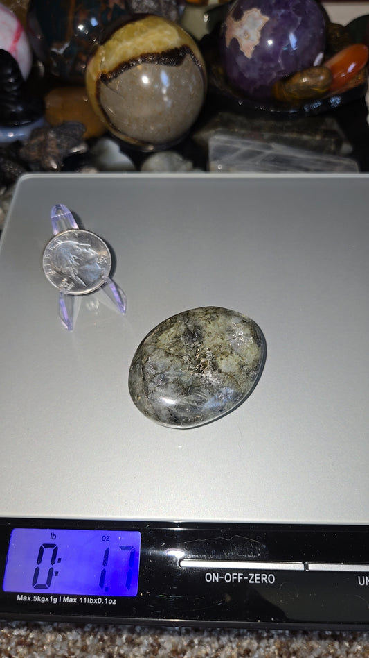 HQ Labradorite Palmstone